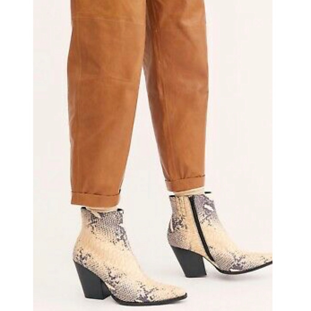Free people x Jeffrey Campbell snakeskin boot